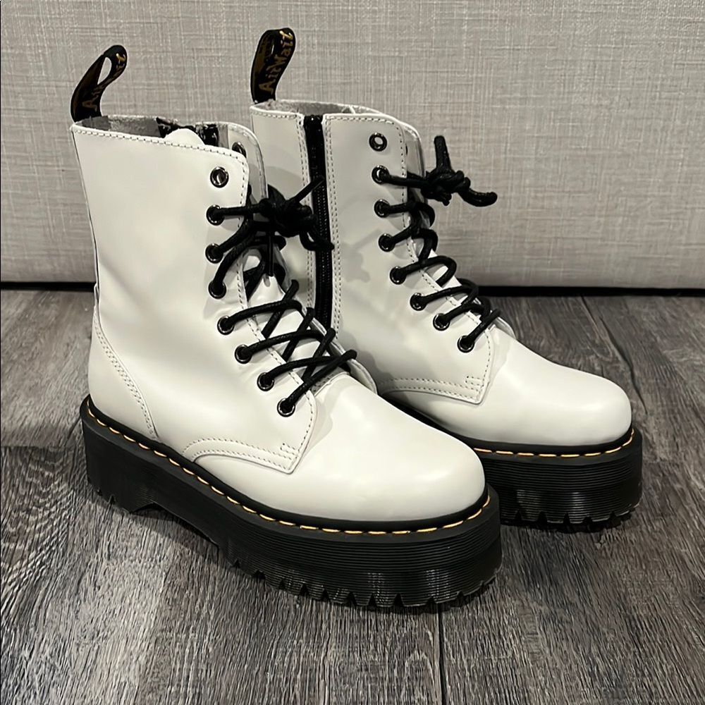 Dr. Marten NWOB white JADON thick sole high tops - 7 women’s - Picture 5 of 12